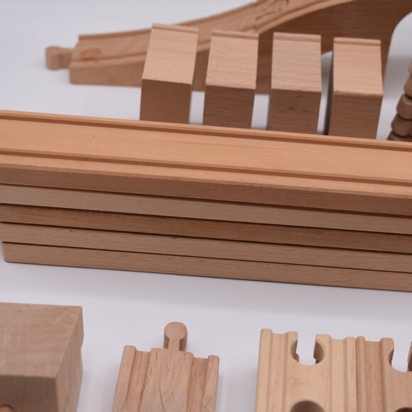 Lot of 45 Wooden Trains Tracks Ascending Descending Curved Connectors Straight - Picture 6 of 15